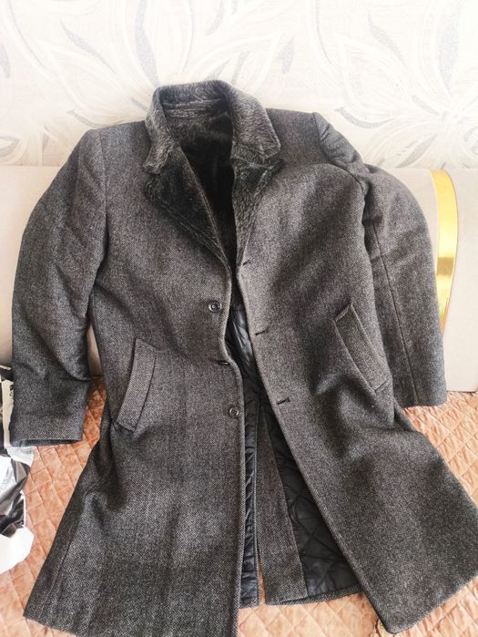 Отдам бесплатно б/у одежду. Самовывоз.