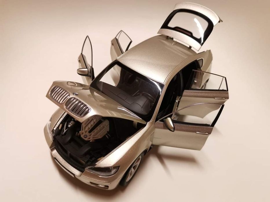 Machetă  BMW X 6 Gold  1/18 Kyosho  foarte rară pe auriu!