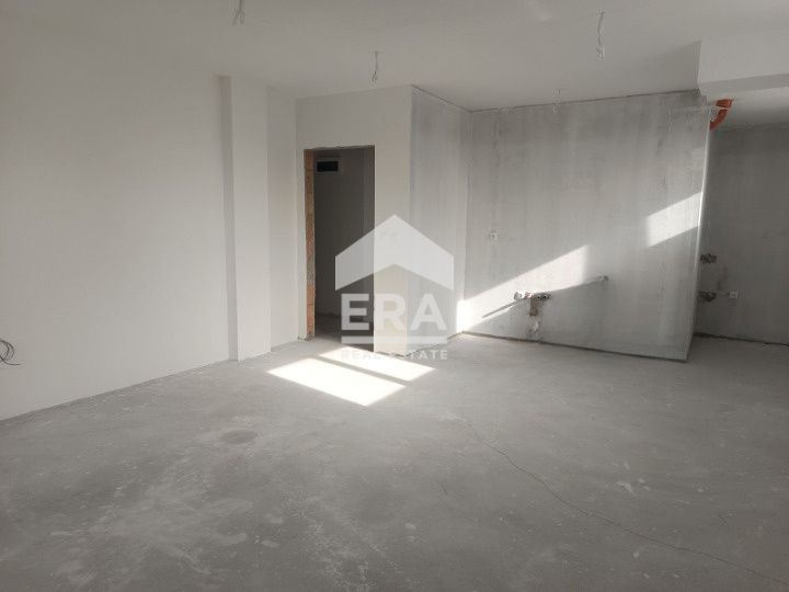 Офис в новопостроена кооперация с Акт 16, в кв. "Изгрев", за продажба,
