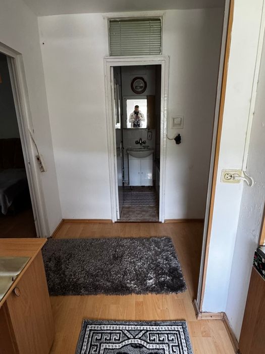 Închiriez garsonieră