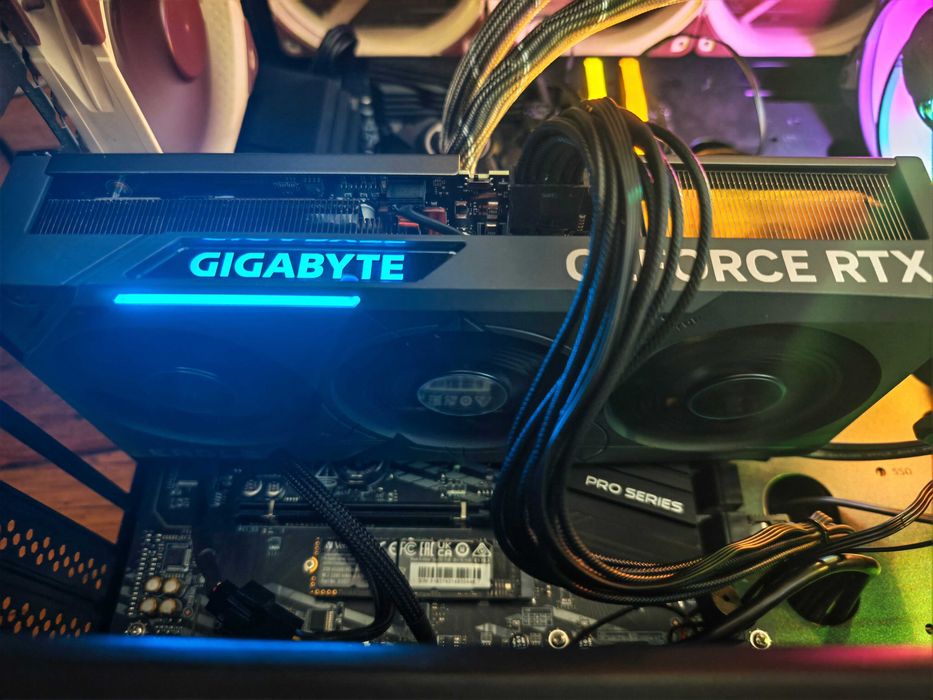 Placa video Gigabyte RTX 4070 TI Eagle OC 16G