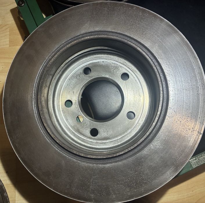 Оригинални BMW E60/E61 спирачни дискове – 4 бр. – OEM 310/320 мм
