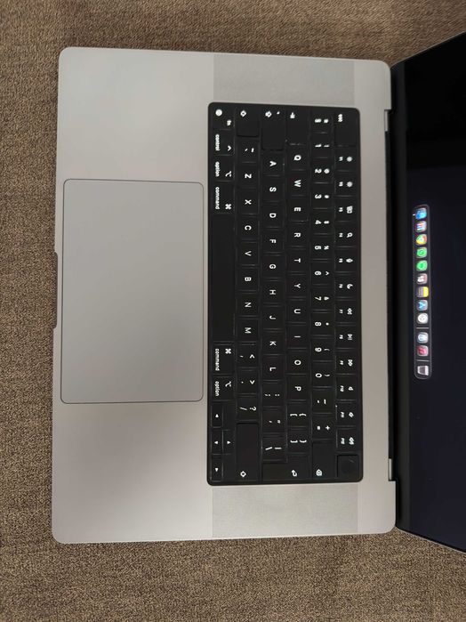 MacBook Pro 16 M1 Max (32GB RAM / 1TB SSD) - 10 core CPU/ 32 core GPU