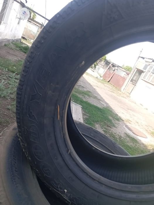 Продам шины б/у.