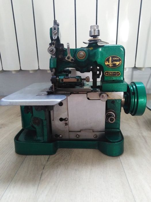 Оверлочная машина