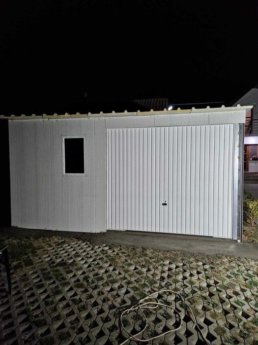 Case pe structura metalica