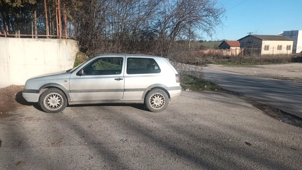 Продавам Голф 3 , Бензин 1.6i / Метан