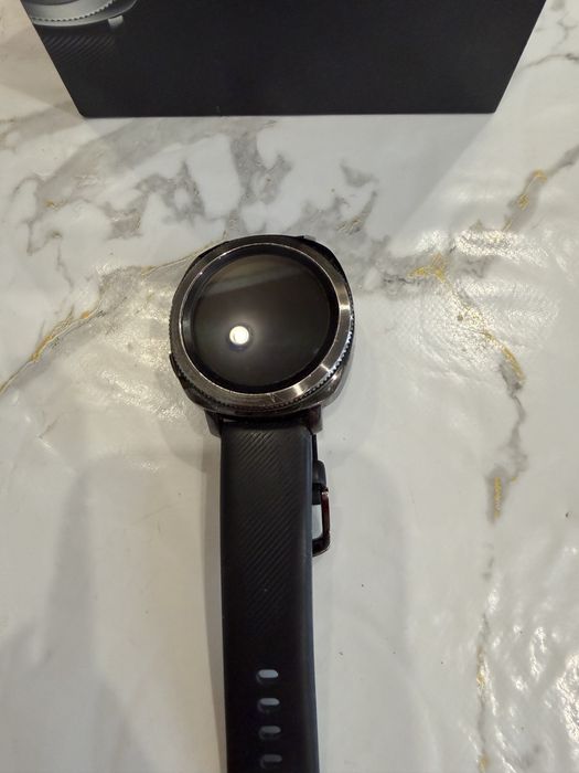 Продам часы Gear Sport