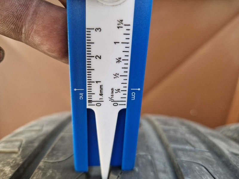 2 Pirelli R18 235/55
летни гуми
DOT4521