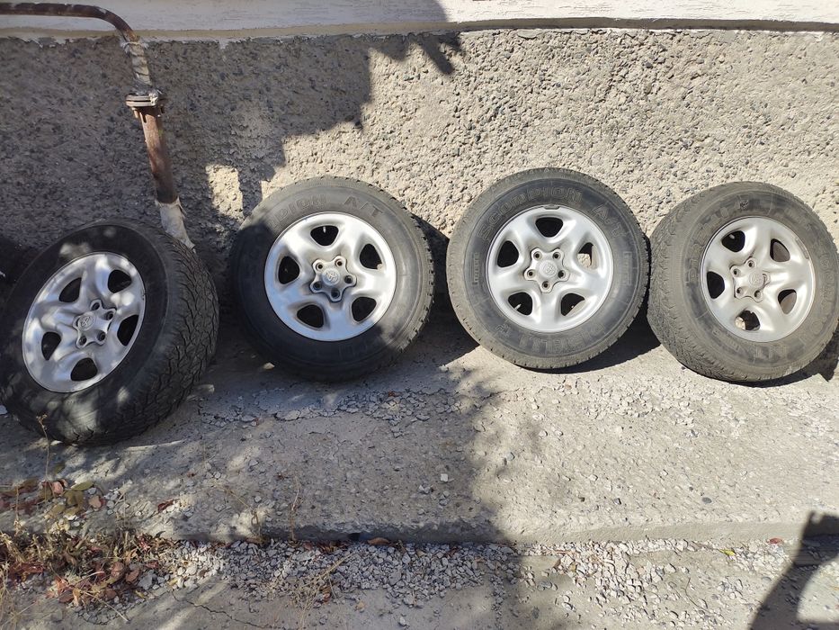 Продам комплект колес от Тойоты Хайландер, Рав 4