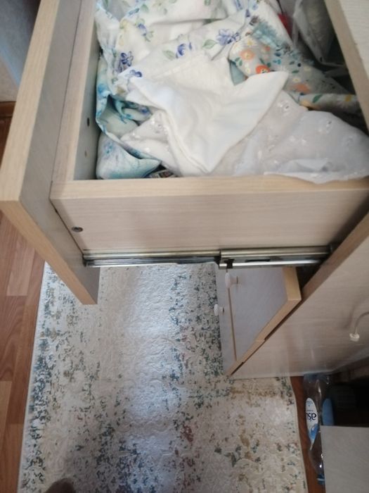 Комод и шкаф продаю