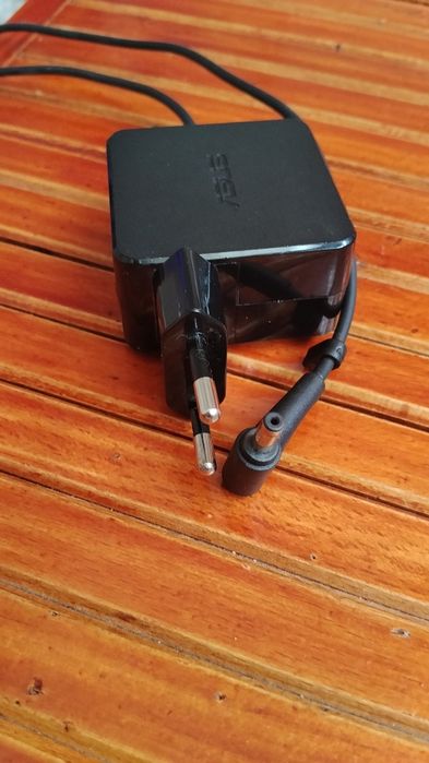 ASUS Incarcator 19V-1.75A Fuctional mufa subțire