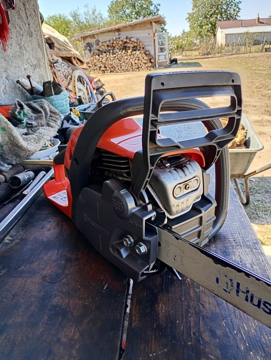 Vând husqvarna 135 Mark ll