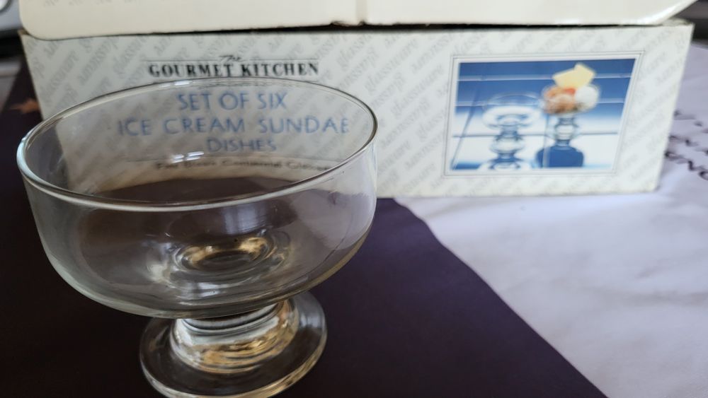 Ново- Френски дуралекс чинии и чаши