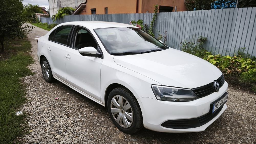 VOLKSWAGEN Jetta