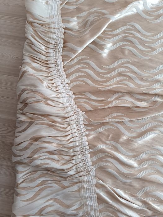 Draperii bej, dimensiuni 180x216