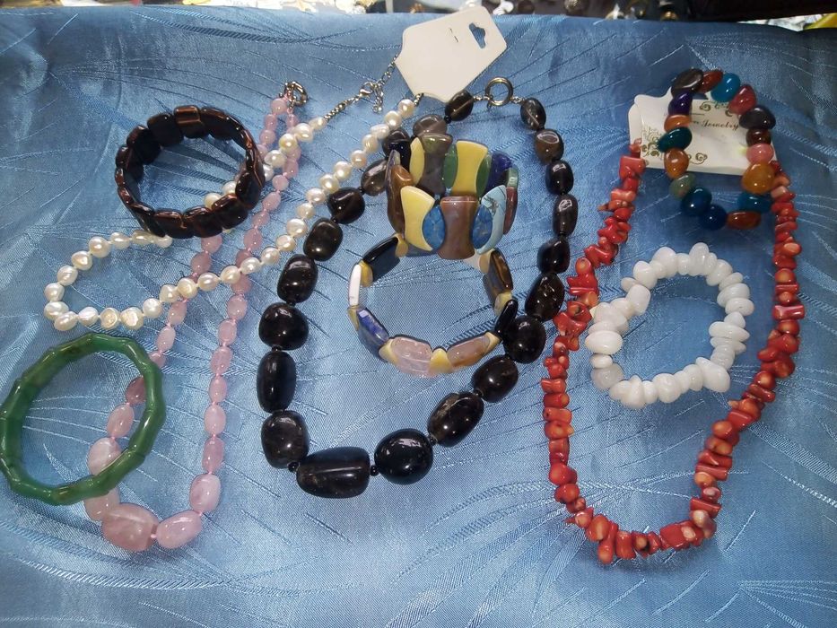 Бижута, стомана, шноли, фиби с камъни, диадеми, ластици, обеци клипс