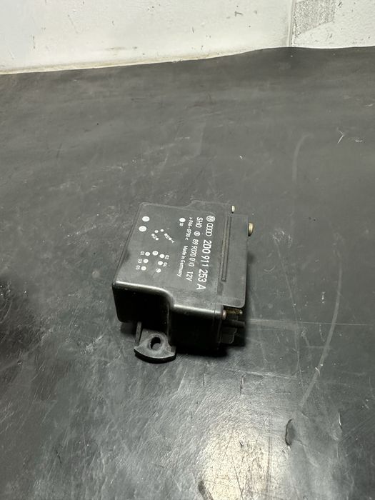 Releu bujii incandescente Volkswagen Vw LT 2.5 TDI 2D0911253A