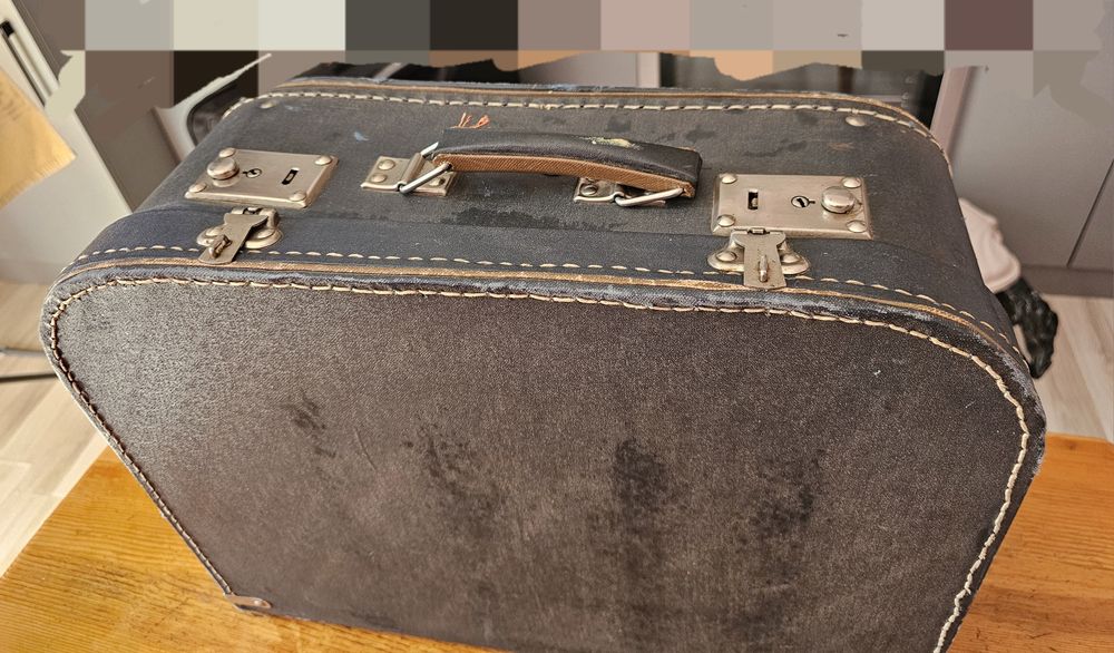 Дёшево "Тула" - электрическая  швейная машинка