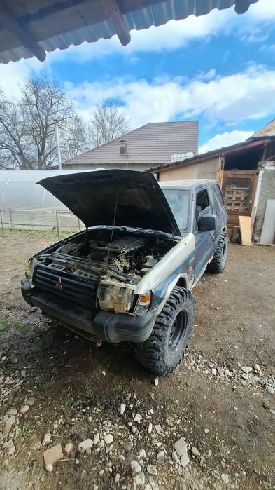 Mitsubishi pajero mk2 2.5 motor sărit de la punct