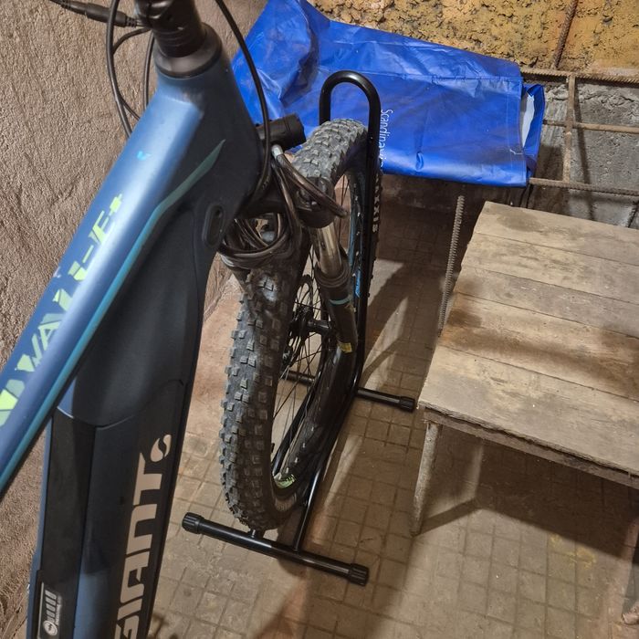 Практична  стойка за планински/електрически/пътни/детски велосипеди.