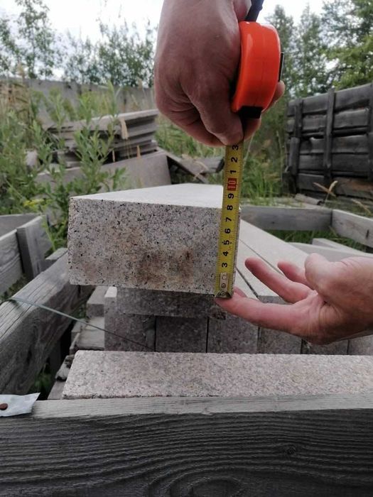 Гранитный поребрик