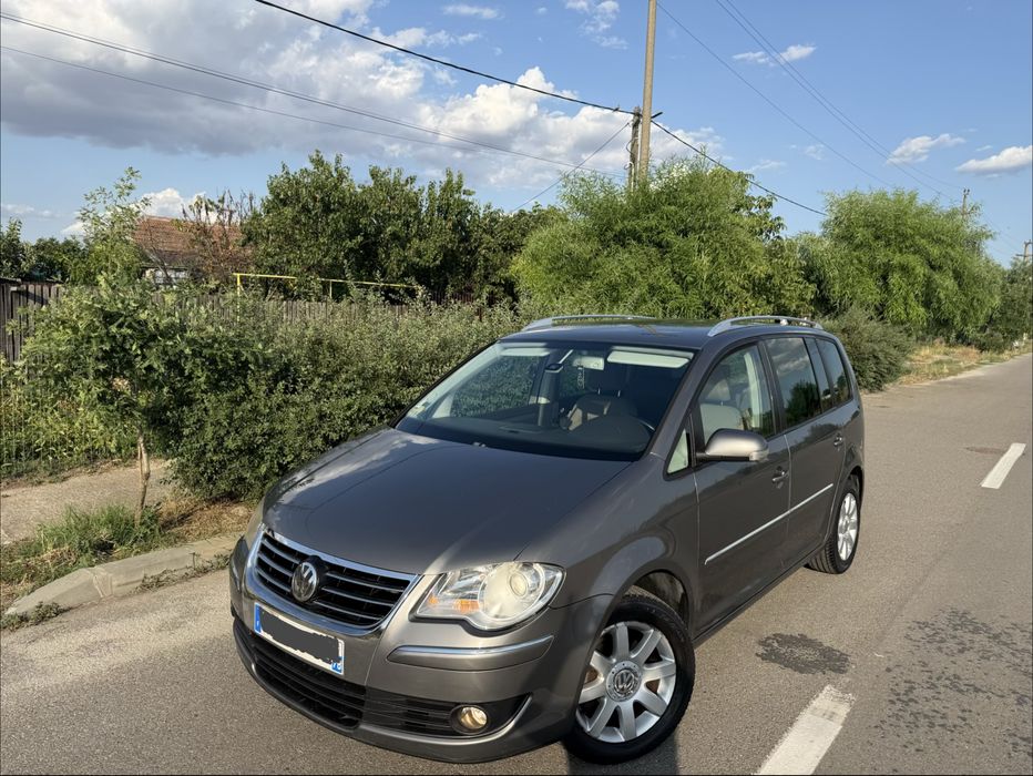 Volkswagen Touran Dsg 2.0 Tdi- 140 Cp - Recent adus