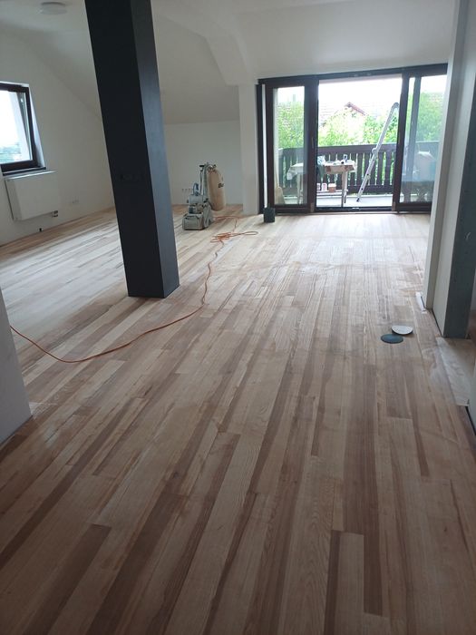 Raschetat-reconditionat montat parchet masiv