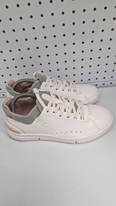 Оригинални дамски маратонки- On The Rogger Advantage