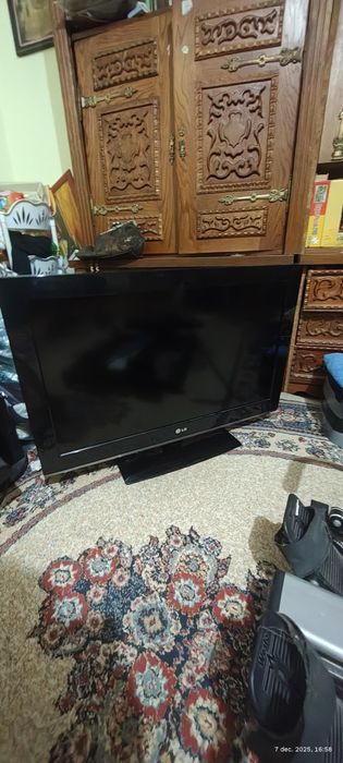 Televizor LG diagonala 80