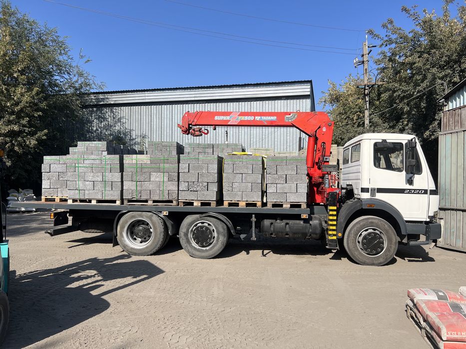 Шлакоблок,пескоблок,бетонит.