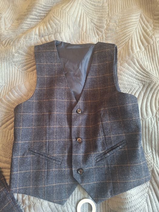 Продам костюм 3 ку для мальчика