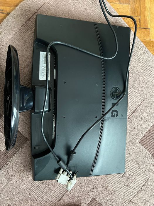 Монитор LG 22 “FLATRON W 2243T-PF