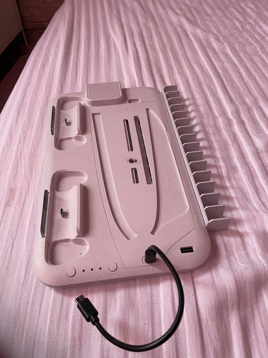 Зарядна станция за джойстици