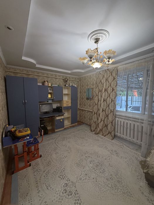 Продам дом в городе уштобе 5 комнат