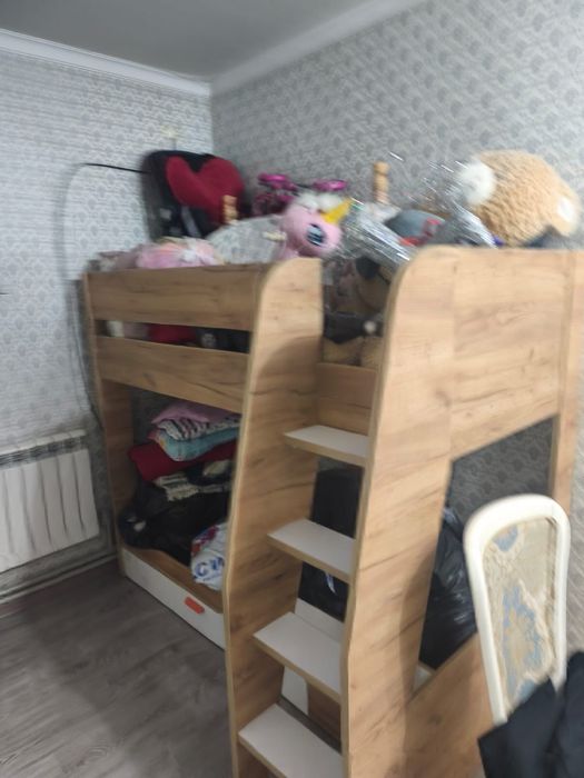 Продам спальный гарнитур + детскую мебель