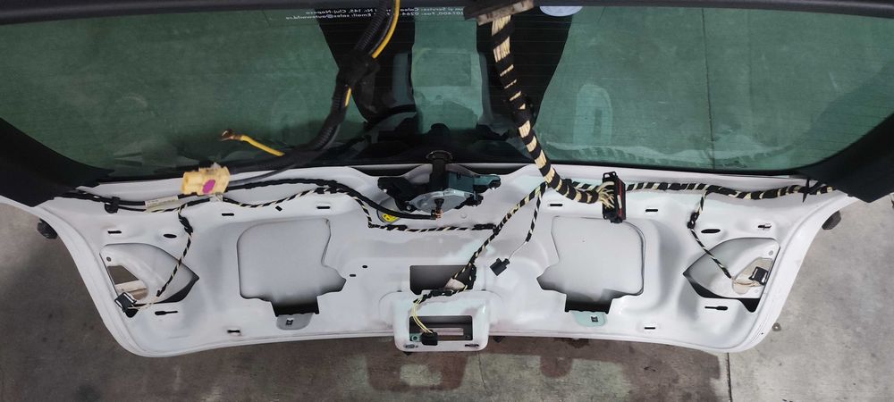 Haion volkswagen vw tiguan 2.0 an 2010 cod culoare LB9A