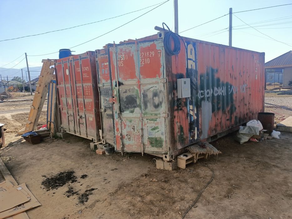 Продам два контейнера