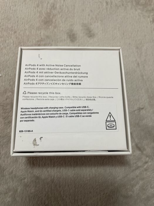 Airpods 4 with Active Noise Cancellation