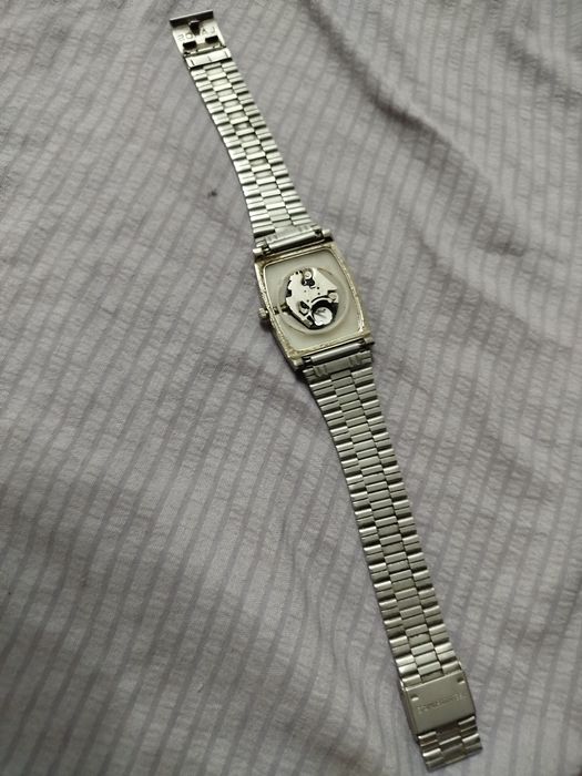 Часы на ручные .