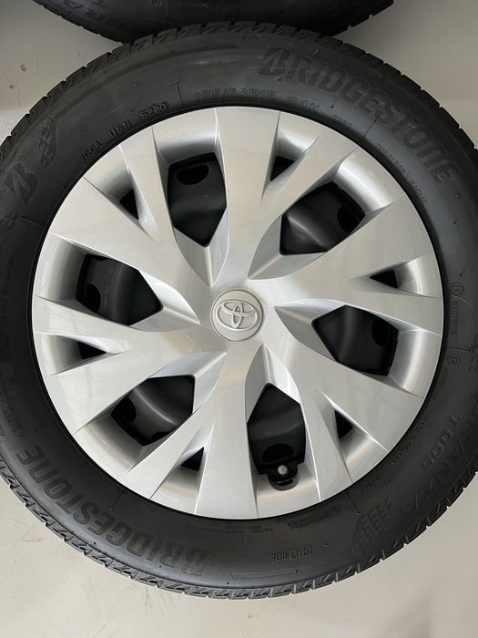 Оригинални джанти 15 цола 4х100 за Тойота Ярис с летни гуми 185/60/15