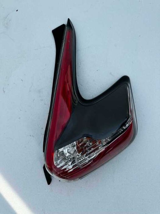 Triplă stop stânga dreapta Nissan Juke F15 L90049815 L90049817 2010-2019