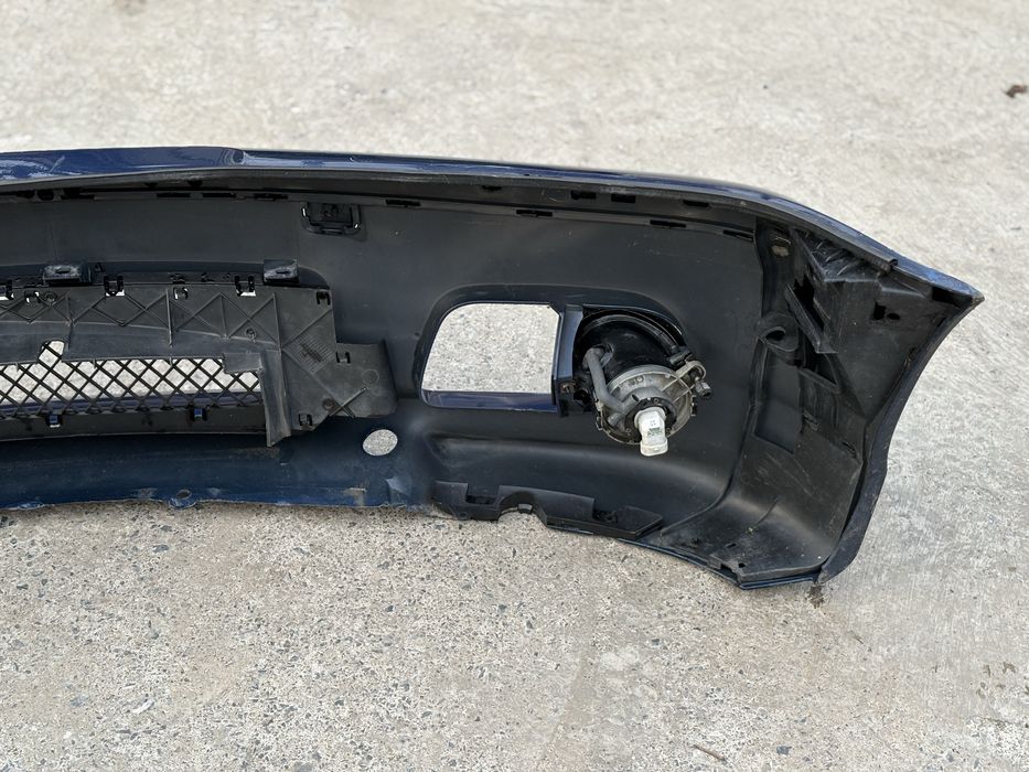 Продавам оригинална предна броня М техник Е46