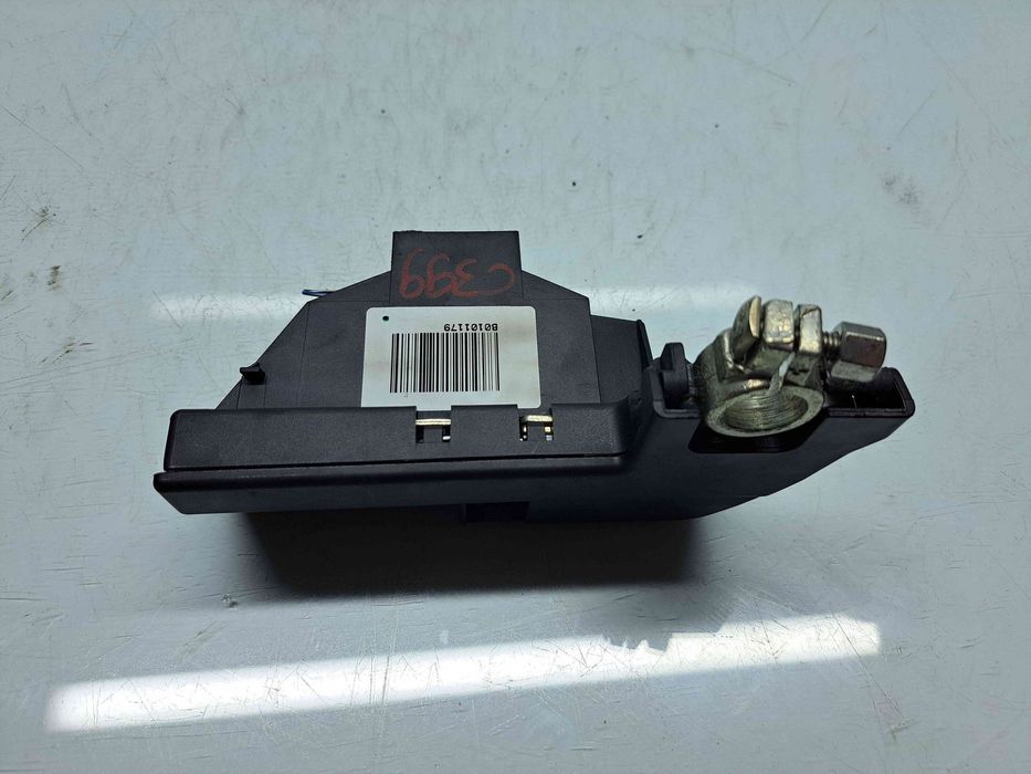 Borna baterie (+) cu capsa  AUDI A4 (8K2, B8) [Fabr 2008-2015] 8J0915