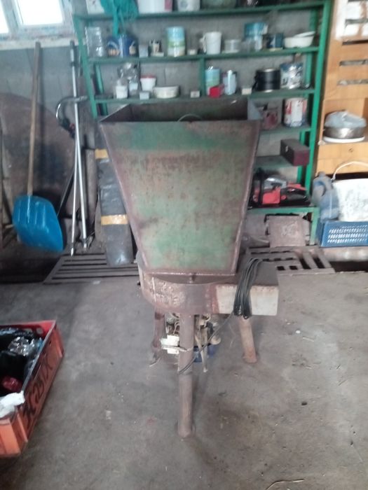 продам сенодробилку