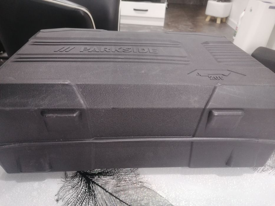 Нов куфар за ъглошлайф акумулаторен Parkside