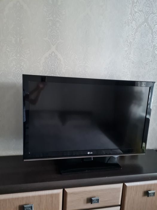 Телевизор LG рабочии