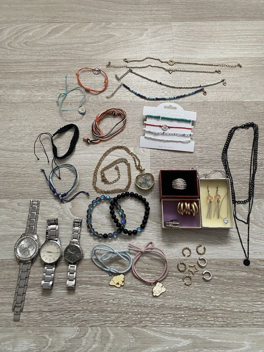 Bijuterii preturi mici