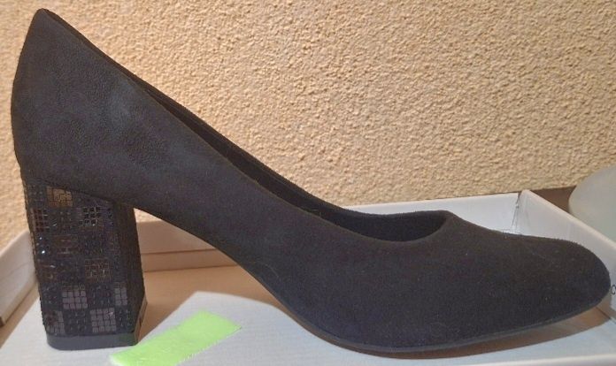 Обувки с висок ток