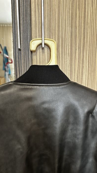 Дамско бомбър яке на Zara